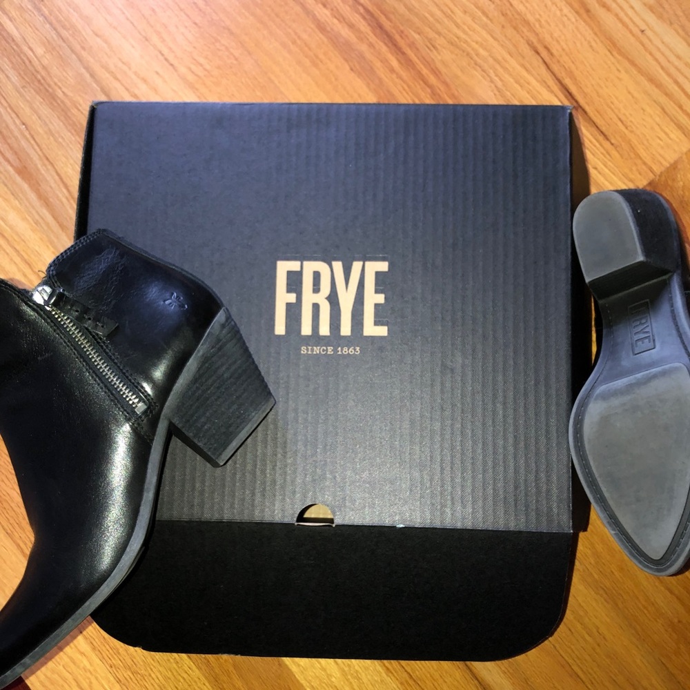 Frye Judith Zip Bootie in Black
